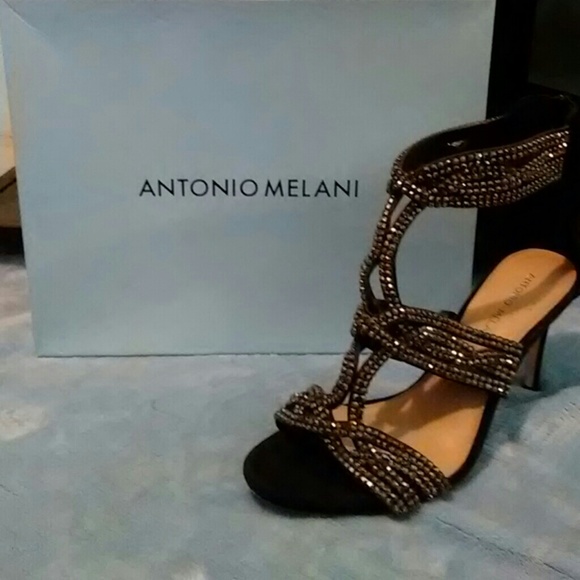 Heels - Picture 1 of 1